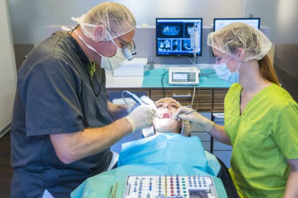 Implantat-Operation